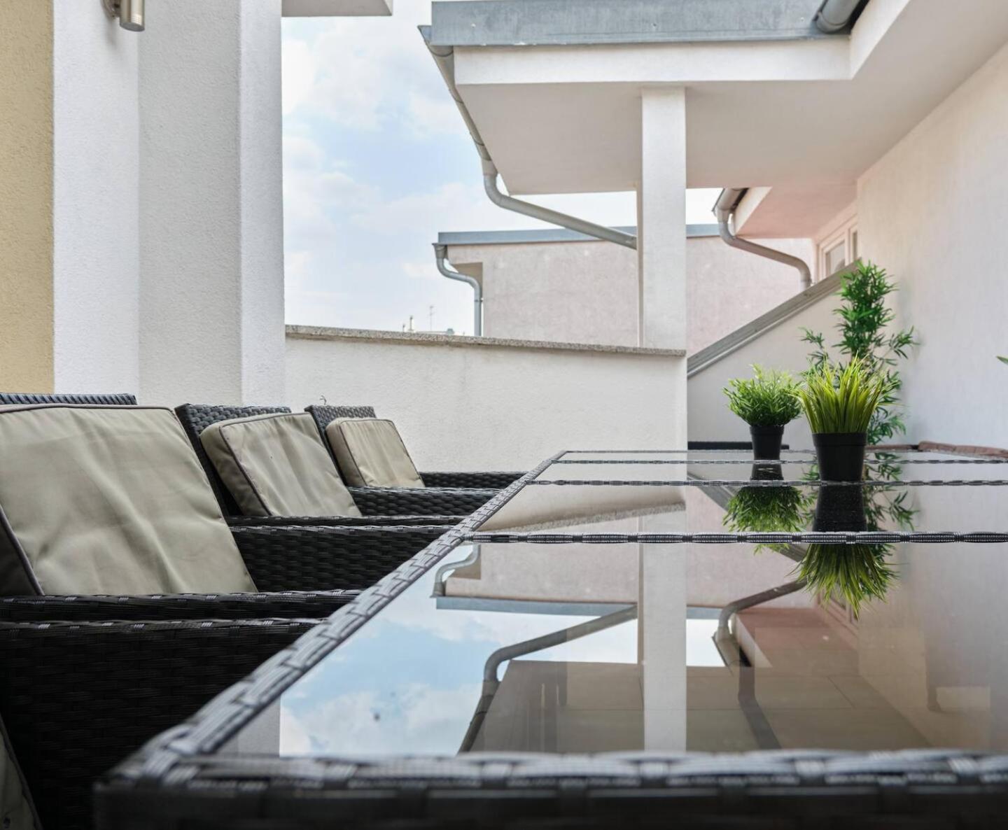 Apartments I 5 Minutes To Metro Wiedeń Zewnętrze zdjęcie